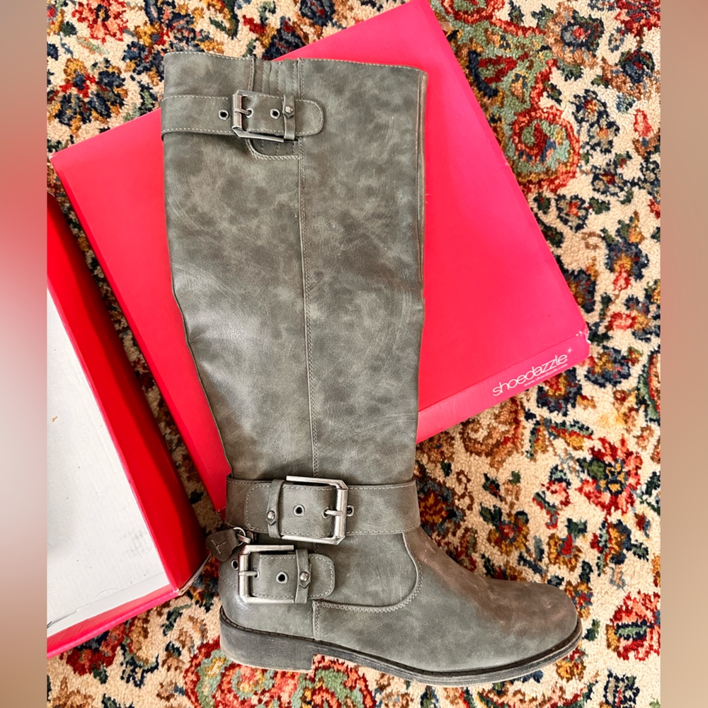 Grey Boots - Picture 5 of 7